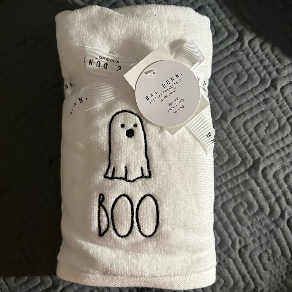 Set of 2 Rae Dunn BOO hand towels